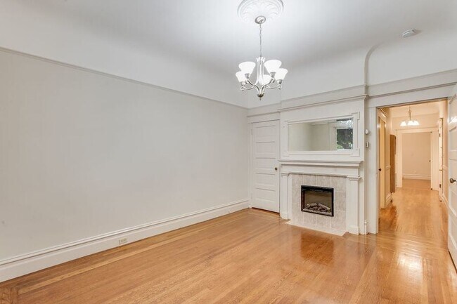 Photo - 3400 Sacramento St Unidad 01