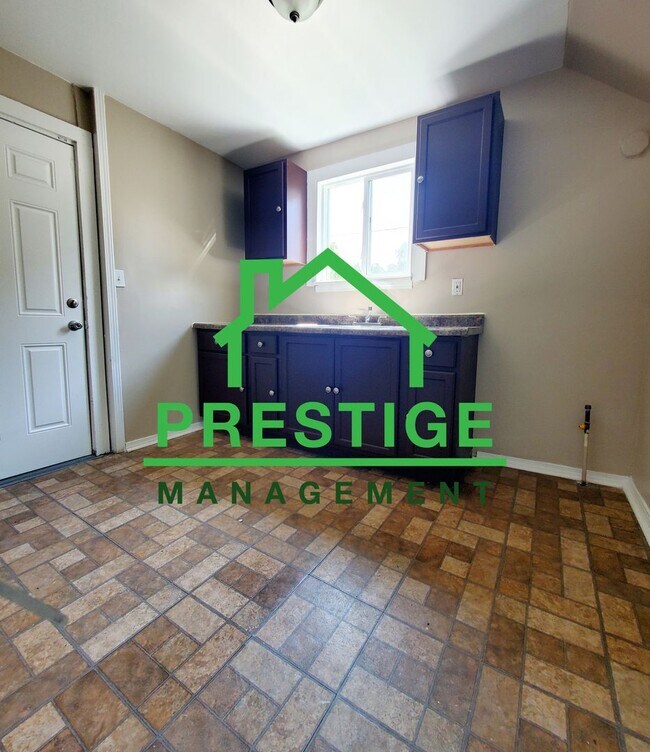 Section 8 Approved HUGE 3 bed pet friendl... House House Rental in