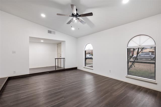 Photo - 2212 Grapevine Ln