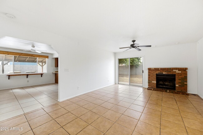 Photo - 8520 W Alice Ave
