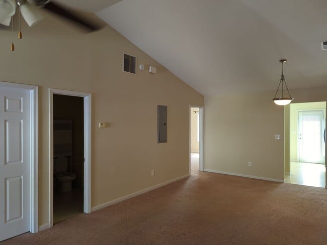 Photo - Nice Two Bedroom Duplex In A Great Location Available April 2026