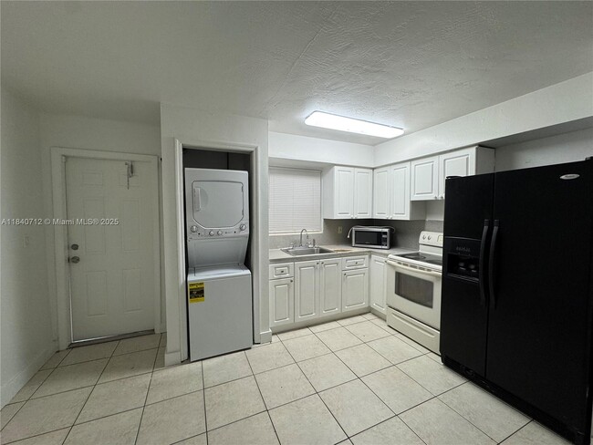 Photo - 334 E 2nd St Unit 334