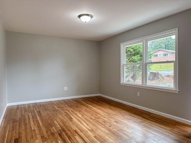 Photo - 6071 Pinecreek Rd