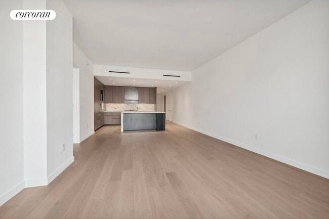 Photo - 555 W 22nd St