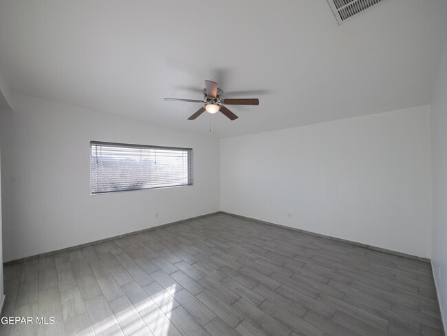 Photo - 339 Medina St