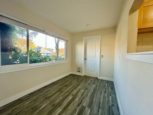 Photo - 6113 8th Ave NW