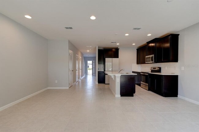 Photo - 263 Cape Honeysuckle Pl