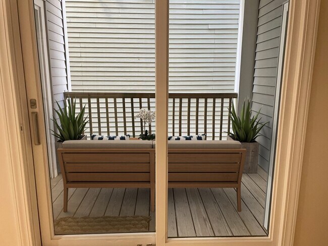 Photo - 258 W Broadway