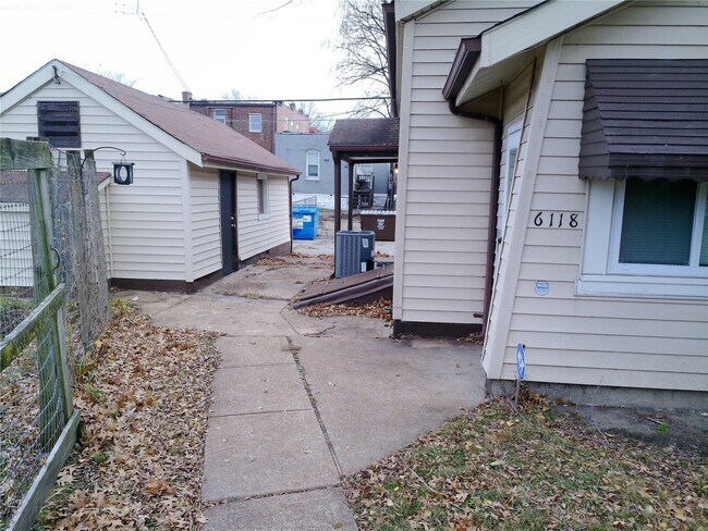 Photo - 6118 Vermont Ave