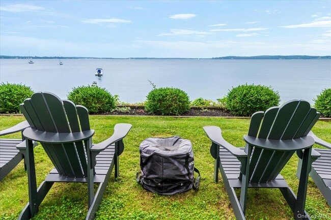 Building Photo - 100 W Shore Dr