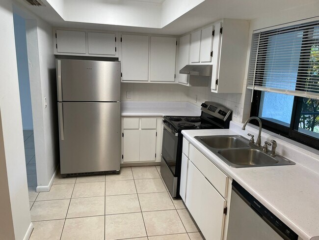 Photo - 10022 8th St N