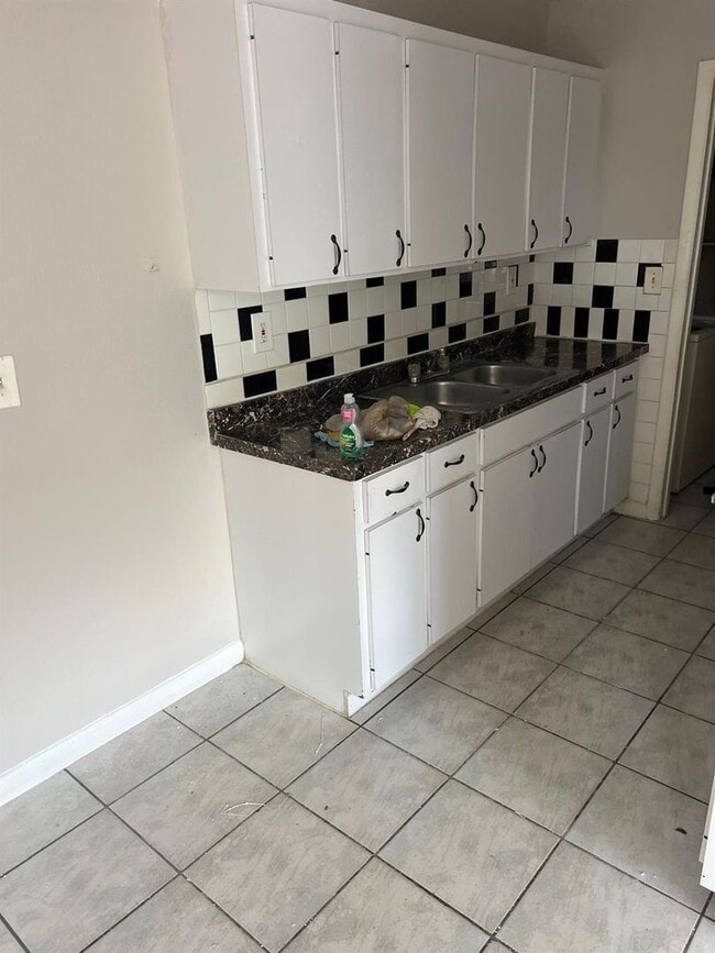 Photo - 990 SW 76th Ave