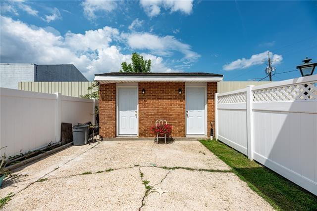 Freshly renovated 2-bedroom, 1-bath apartment