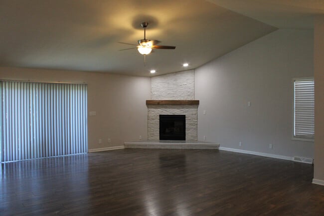 Photo - W1146 Marietta Ave