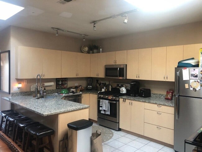 Photo - 1902 W North Ave Unit 3