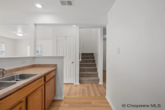 Photo - 523 W 3rd St