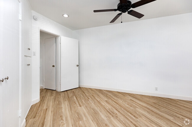 1BR, 1BA - 785SF