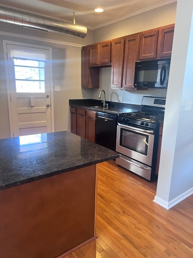 Photo - 20 W Hinsdale Ave Unit 2