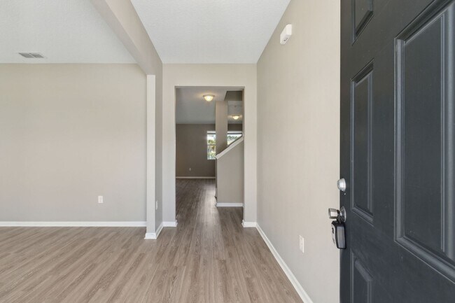 Photo - Spacious 5-Bedroom Home  – Prime Amelia Co...
