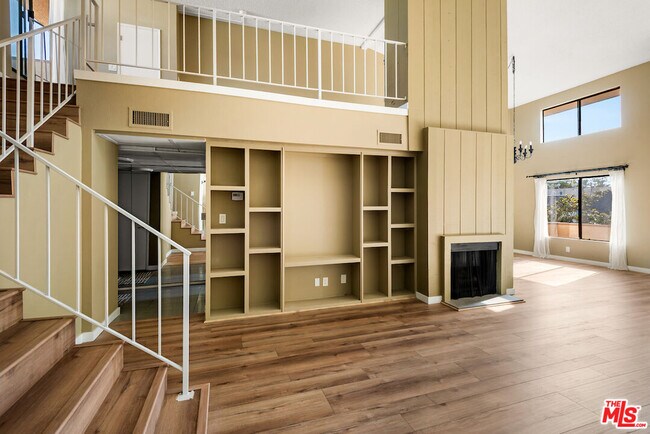 Photo - 1944 Glendon Ave Unidad 309