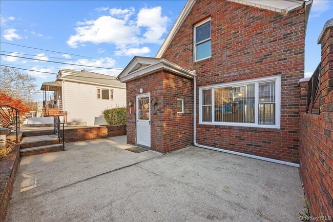 Photo - 124 Alexander Ave