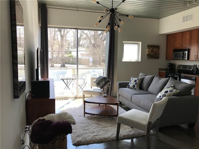 Photo - 620 Glen Iris Dr NE Unit 216