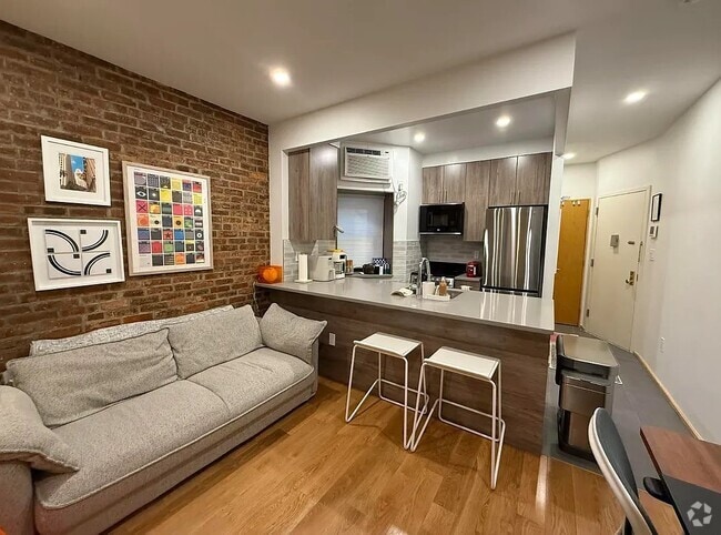Building Photo - 100 Suffolk St Unit 1B Rental