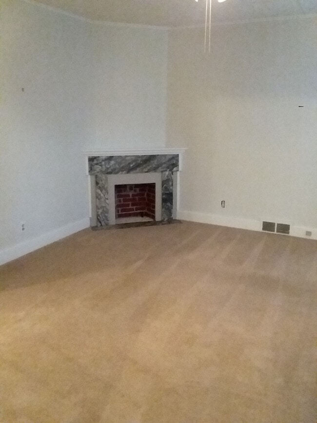 Photo - 225 W 1st St