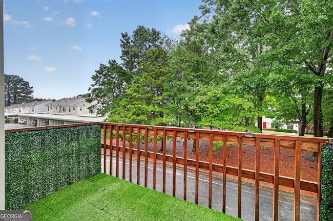 Photo - 226 High Creek Dr