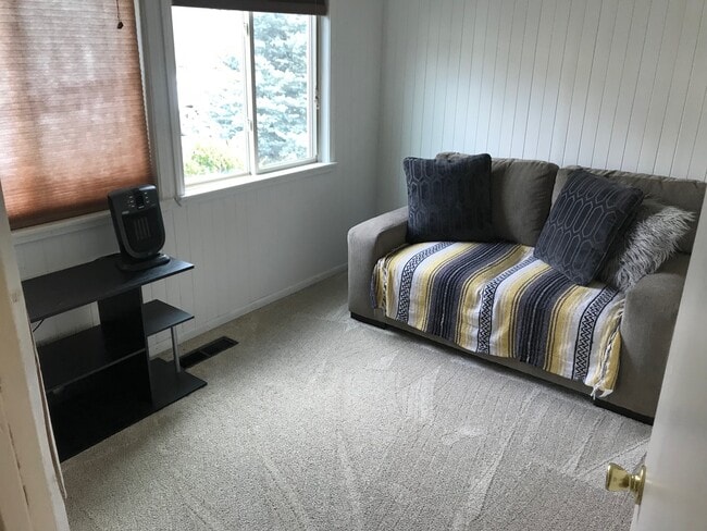 Photo - 23740 Lakeview Dr