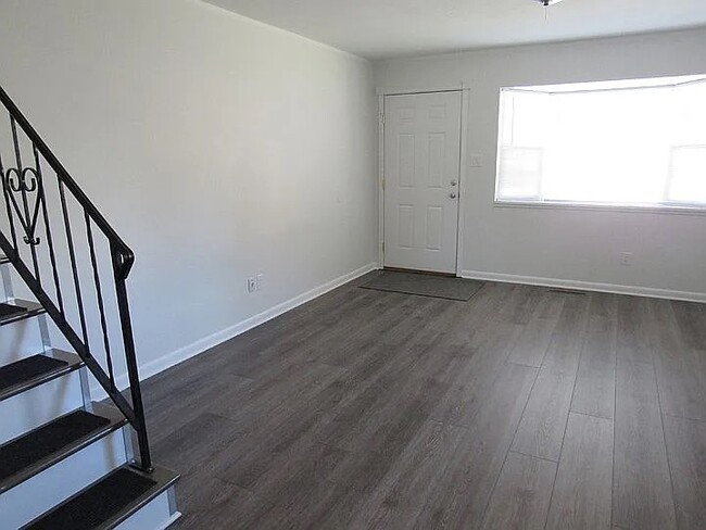 Sala de estar - 917 Pioneer Ln