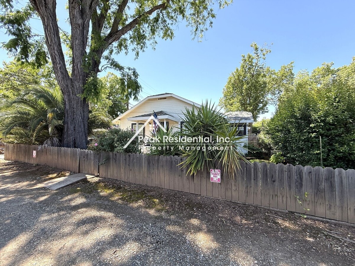 Photo - Charming 2bd/1ba Home in Historic Folsom!