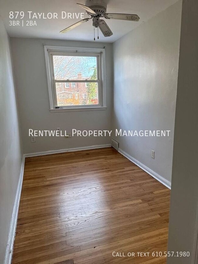 Photo - 879 Taylor Dr