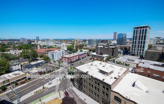 Photo - 1926 W Burnside St Unit 1108