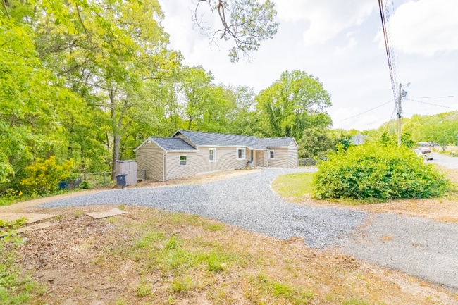 Photo - 1816 Maple Ln