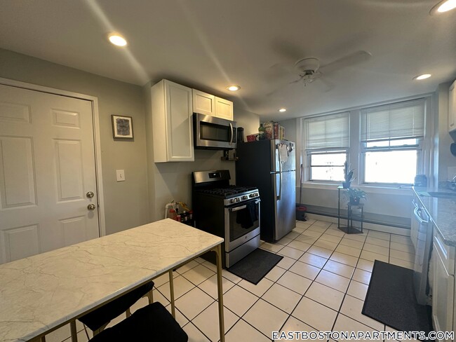 Photo - 972 Saratoga St Apartment Unit 6