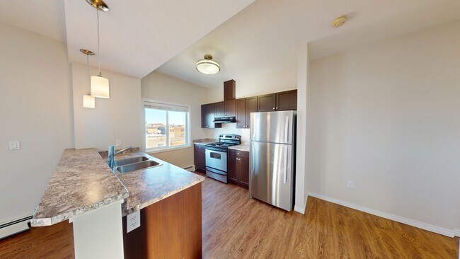 Photo - 10004-1097A 97A St Unit 301