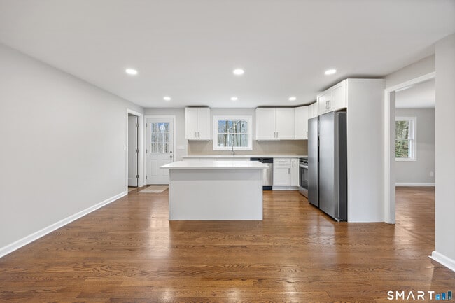 Photo - 90 Troiano Rd