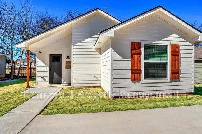 Building Photo - 731 Layne Dr