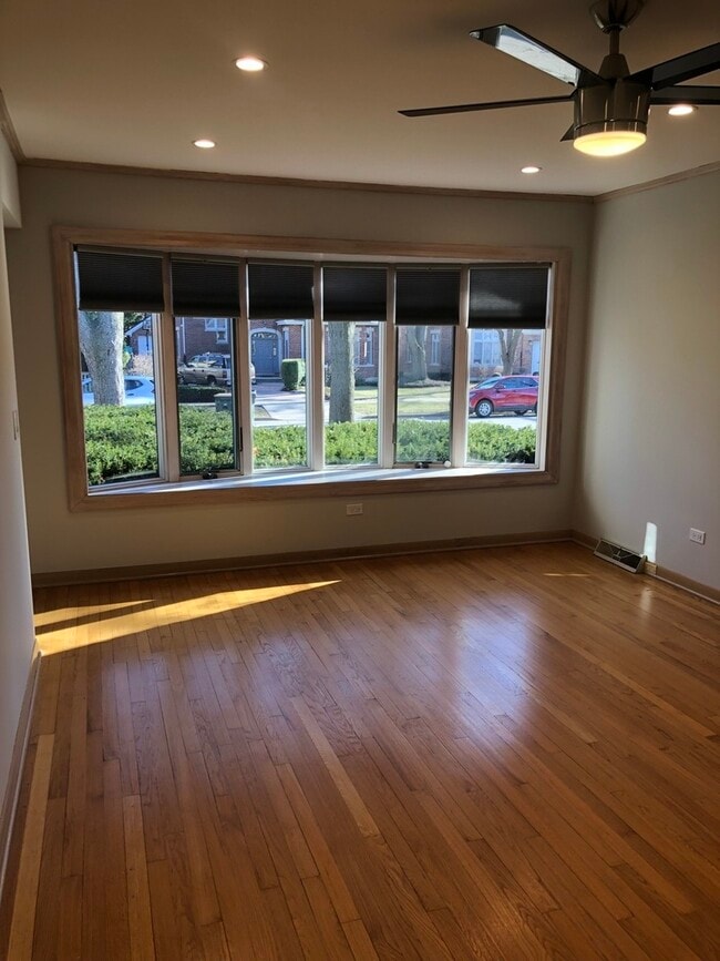 2004 Milton Ave