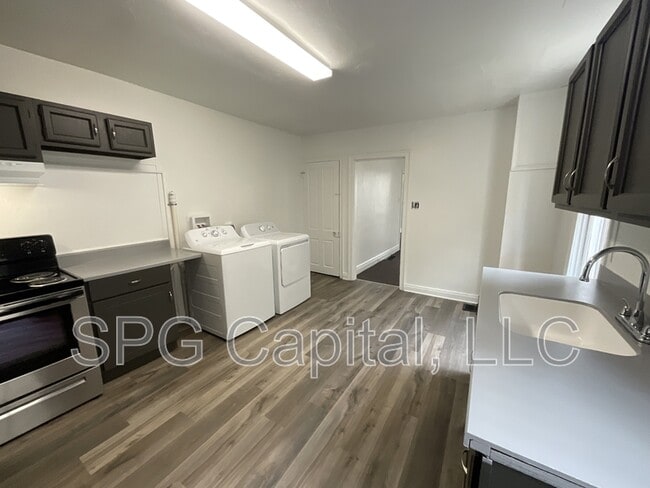 Photo - 489 Salem Ave