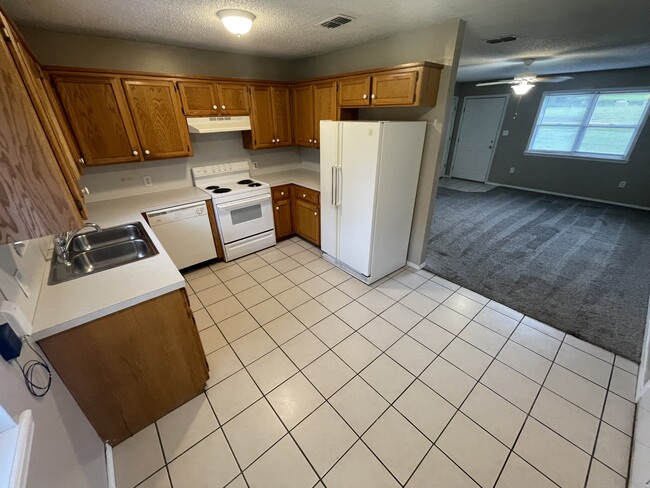 Photo - 1409 Bugscuffle Rd House