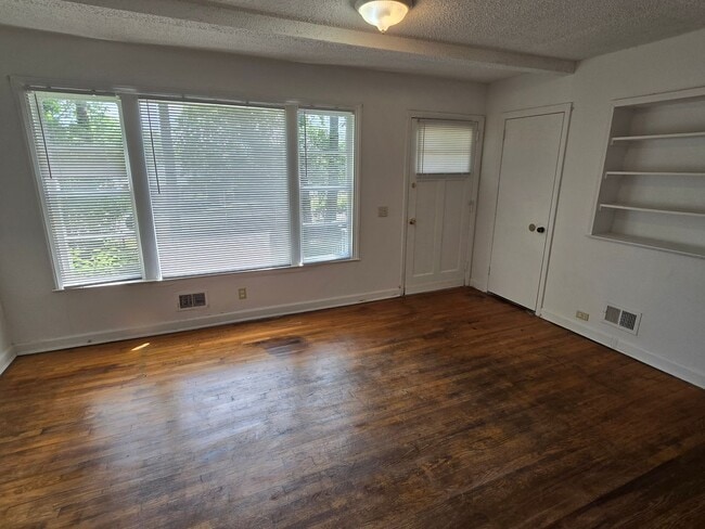 Photo - Decker Boulevard-International Corridor