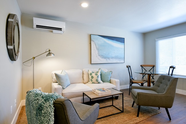 1 BR,1 BA 480SF
