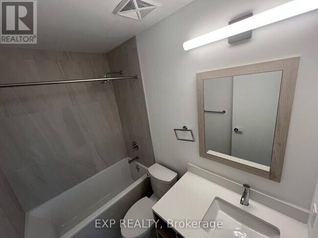 Photo - 1007 The Queensway Unité 625