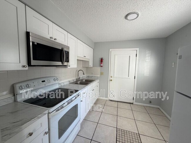 Photo - 1408 E Spencer St Unit Apt B