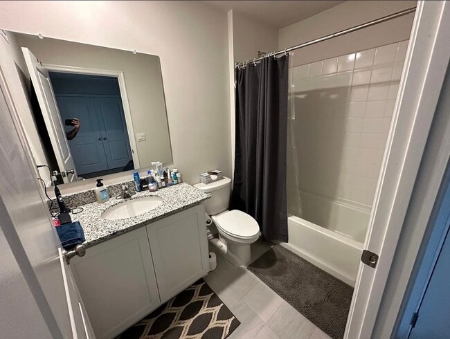Photo - 411 Tevis St