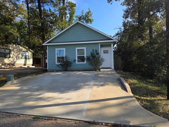 Building Photo - 16338 Eastchase St