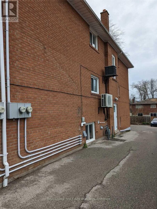 Photo - 61 Mississauga Rd N Unit 1