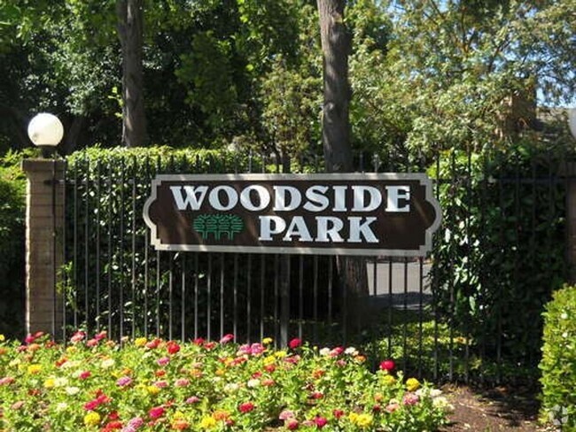 Building Photo - Freshly updated Woodside Park townhouse, c...